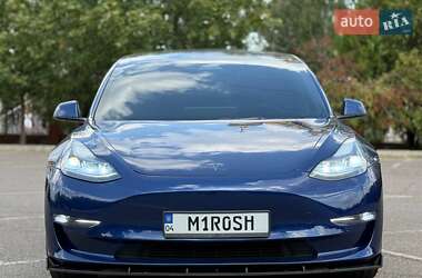 Седан Tesla Model 3 2021 в 