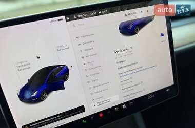 Седан Tesla Model 3 2021 в 