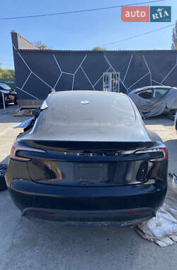Tesla Model 3 2024