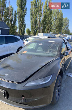 Седан Tesla Model 3 2024 в 