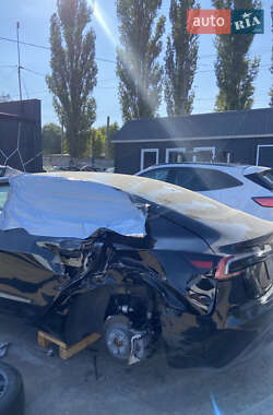 Седан Tesla Model 3 2024 в 