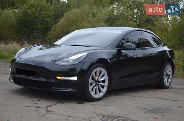 Седан Tesla Model 3 2021 в Львове