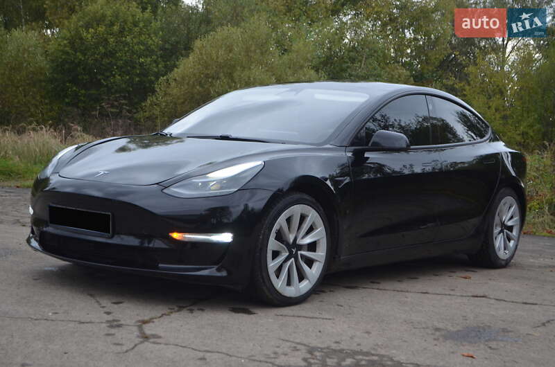 Седан Tesla Model 3 2021 в 