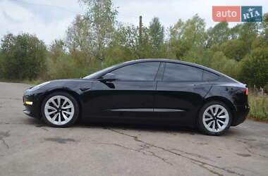Седан Tesla Model 3 2021 в 