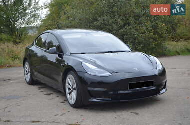 Седан Tesla Model 3 2021 в 