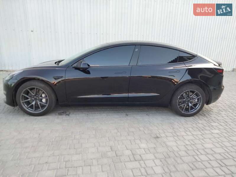 Tesla Model 3 2023