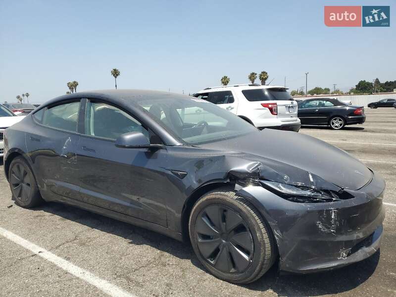 Седан Tesla Model 3 2025 в Києві