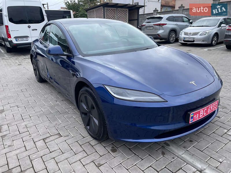 Tesla Model 3 2024