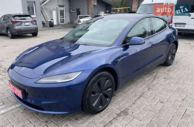 Седан Tesla Model 3 2024 в 