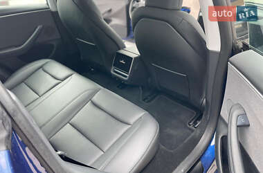 Седан Tesla Model 3 2024 в 