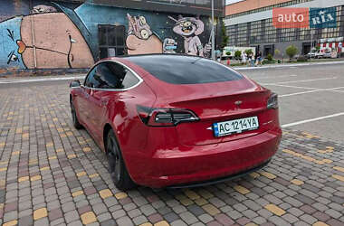 Седан Tesla Model 3 2019 в 