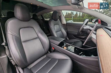 Седан Tesla Model 3 2019 в 