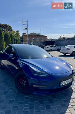Седан Tesla Model 3 2022 в Кропивницком