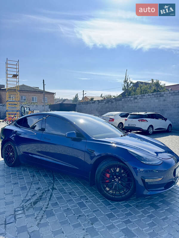 Седан Tesla Model 3 2022 в Кропивницькому