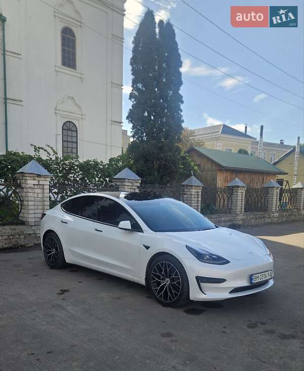 Седан Tesla Model 3 2023 в Києві