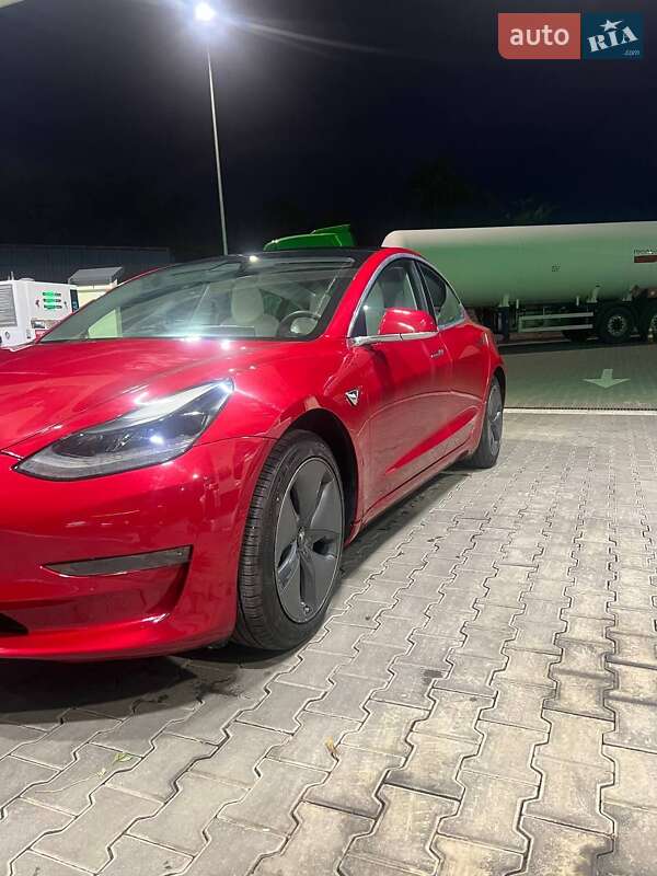 Седан Tesla Model 3 2020 в Одессе