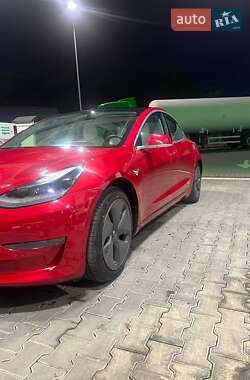 Седан Tesla Model 3 2020 в 