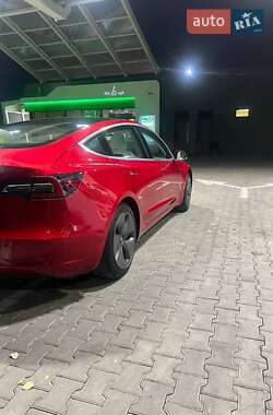 Седан Tesla Model 3 2020 в 