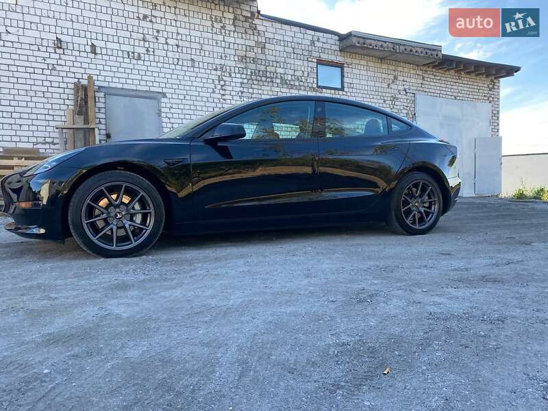Седан Tesla Model 3 2022 в Дніпрі