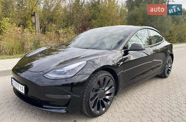 Седан Tesla Model 3 2021 в 