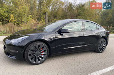 Седан Tesla Model 3 2021 в 