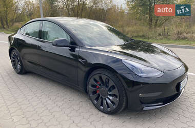 Седан Tesla Model 3 2021 в 