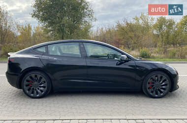 Седан Tesla Model 3 2021 в 