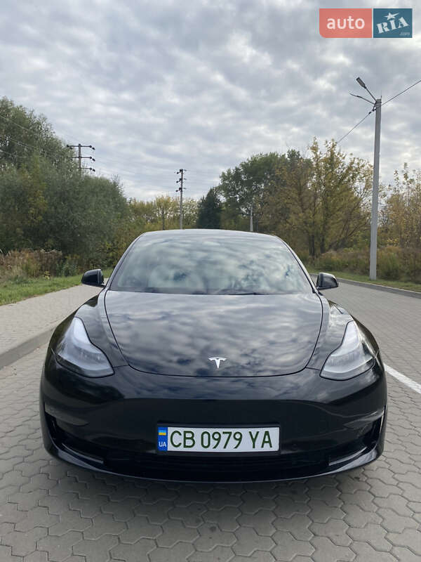 Седан Tesla Model 3 2021 в Киеве