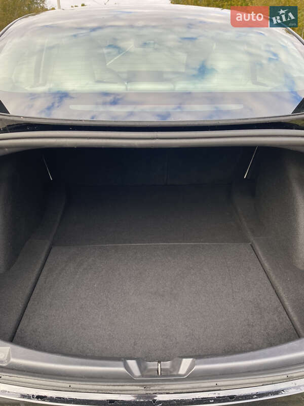 Седан Tesla Model 3 2021 в Киеве