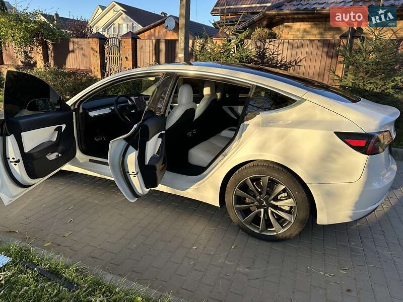 Седан Tesla Model 3 2019 в Білій Церкві