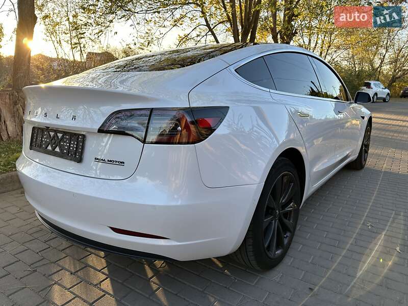 Седан Tesla Model 3 2019 в Белой Церкви