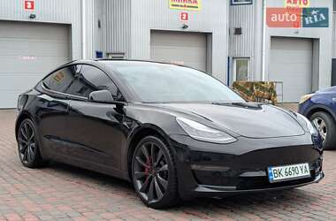 Седан Tesla Model 3 2019 в 