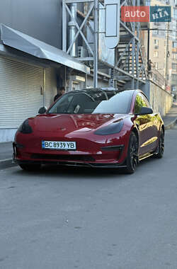 Tesla Model 3 2021