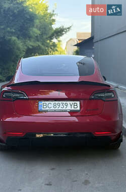 Седан Tesla Model 3 2021 в 