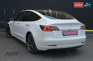 Седан Tesla Model 3 2022 в 