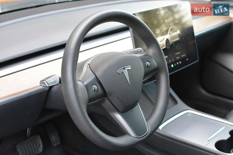 Седан Tesla Model 3 2022 в Самборе