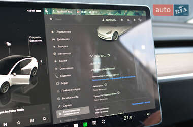 Седан Tesla Model 3 2022 в 