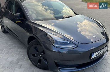 Седан Tesla Model 3 2022 в 