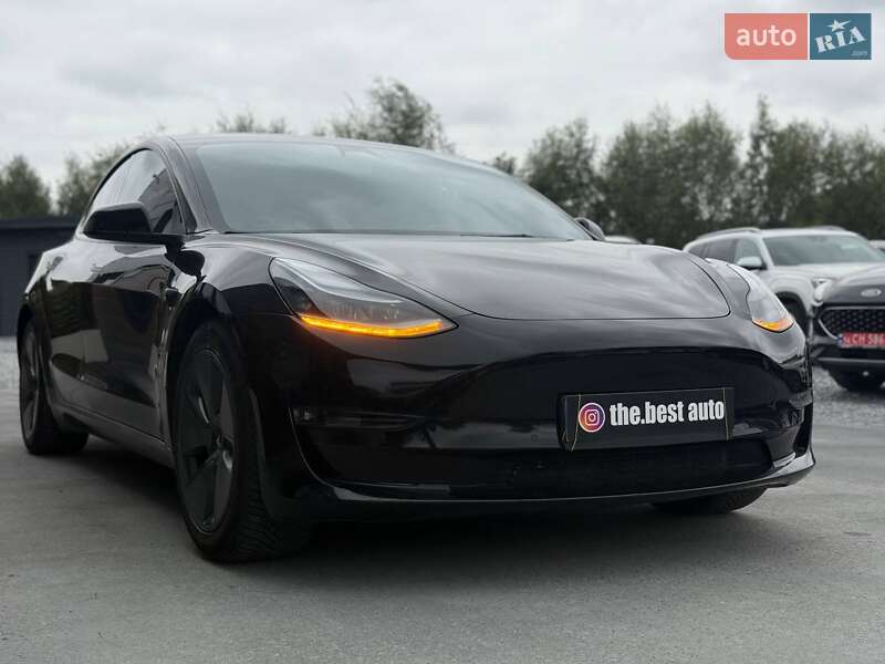 Седан Tesla Model 3 2022 в Рівному