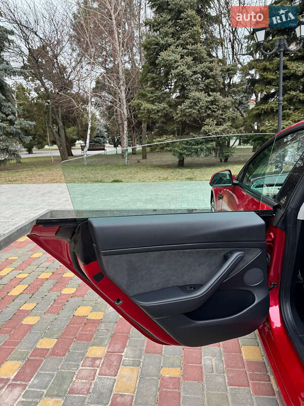 Седан Tesla Model 3 2022 в Одесі