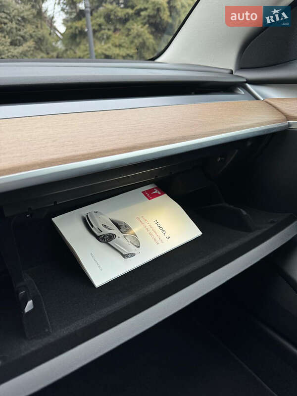 Седан Tesla Model 3 2022 в Одесі