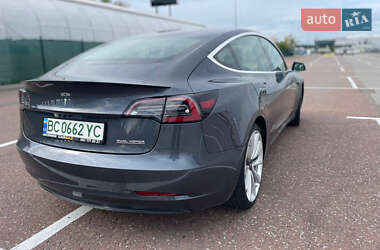 Седан Tesla Model 3 2019 в 
