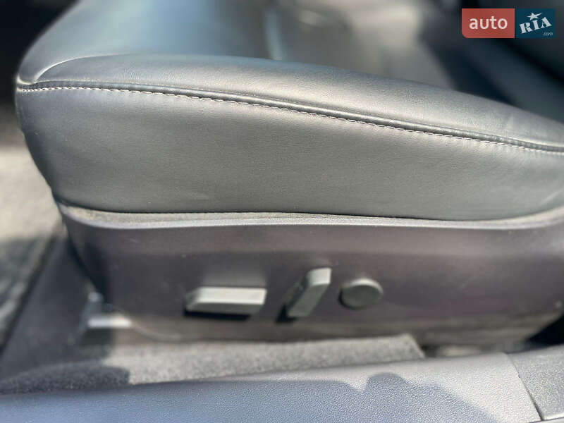 Седан Tesla Model 3 2019 в Львове фото 25 Седан Tesla Model 3 2019 в Львове