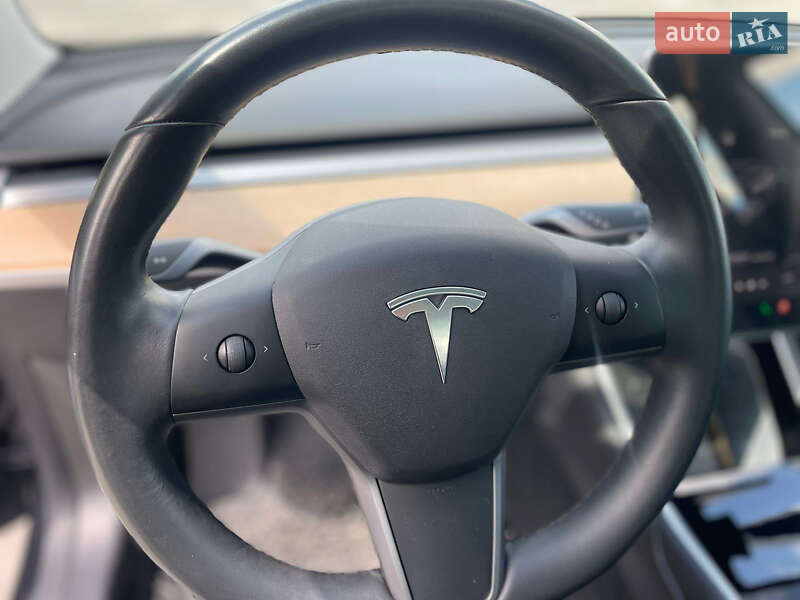 Седан Tesla Model 3 2019 в Львове фото 29 Седан Tesla Model 3 2019 в Львове