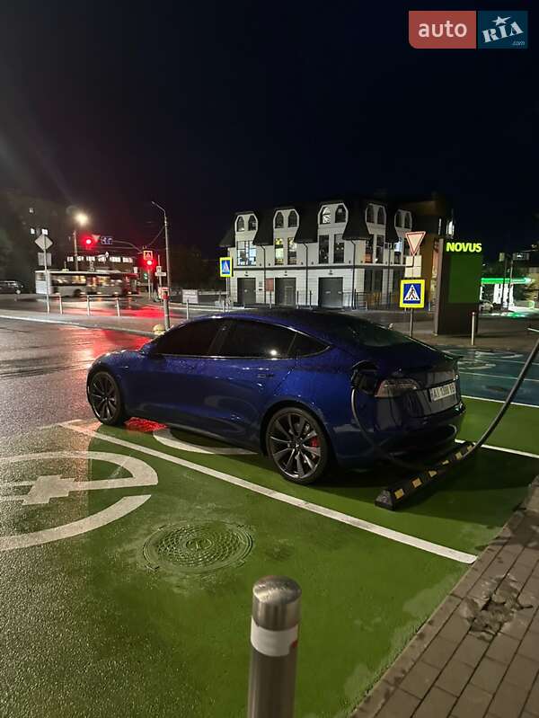Tesla Model 3 2020