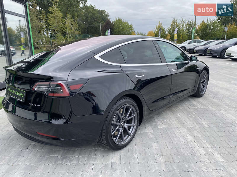 Седан Tesla Model 3 2018 в Києві