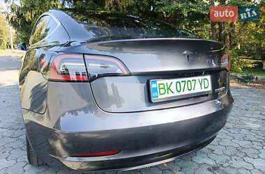 Седан Tesla Model 3 2019 в 