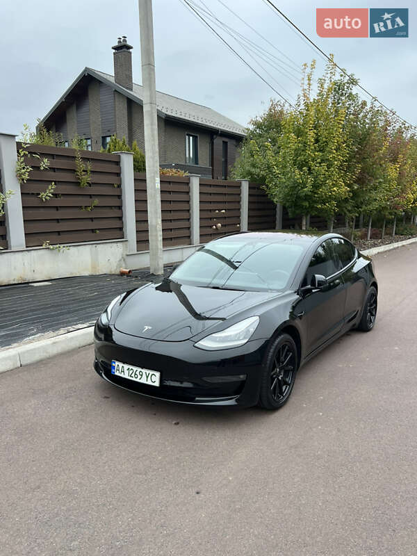 Седан Tesla Model 3 2018 в Киеве