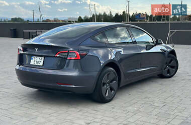 Седан Tesla Model 3 2021 в 