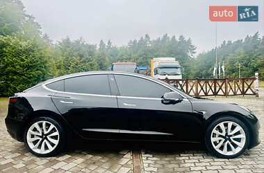 Седан Tesla Model 3 2020 в 